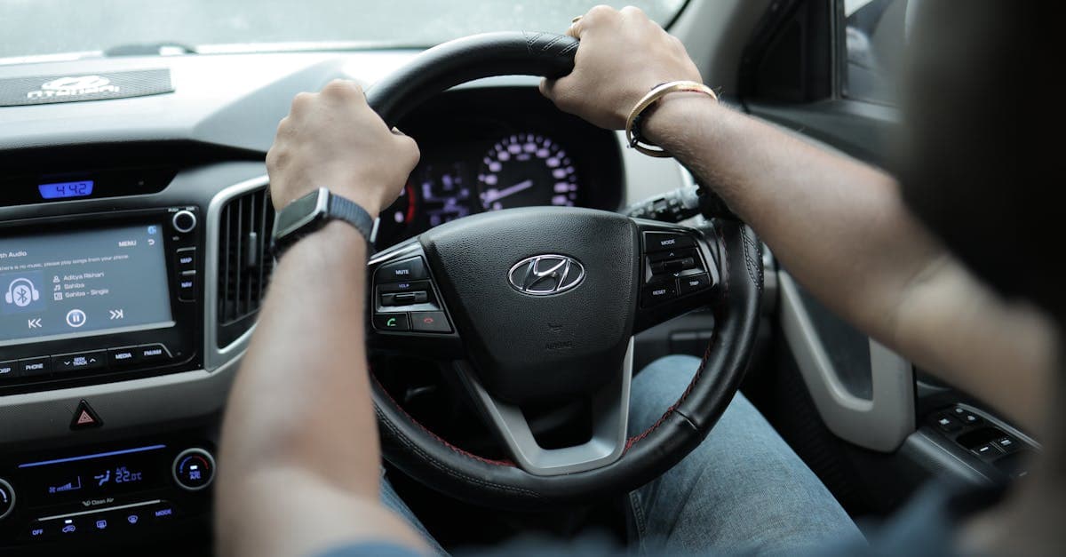 Cover Image for Who Pays When a Friend Crashes Your Borrowed Car?